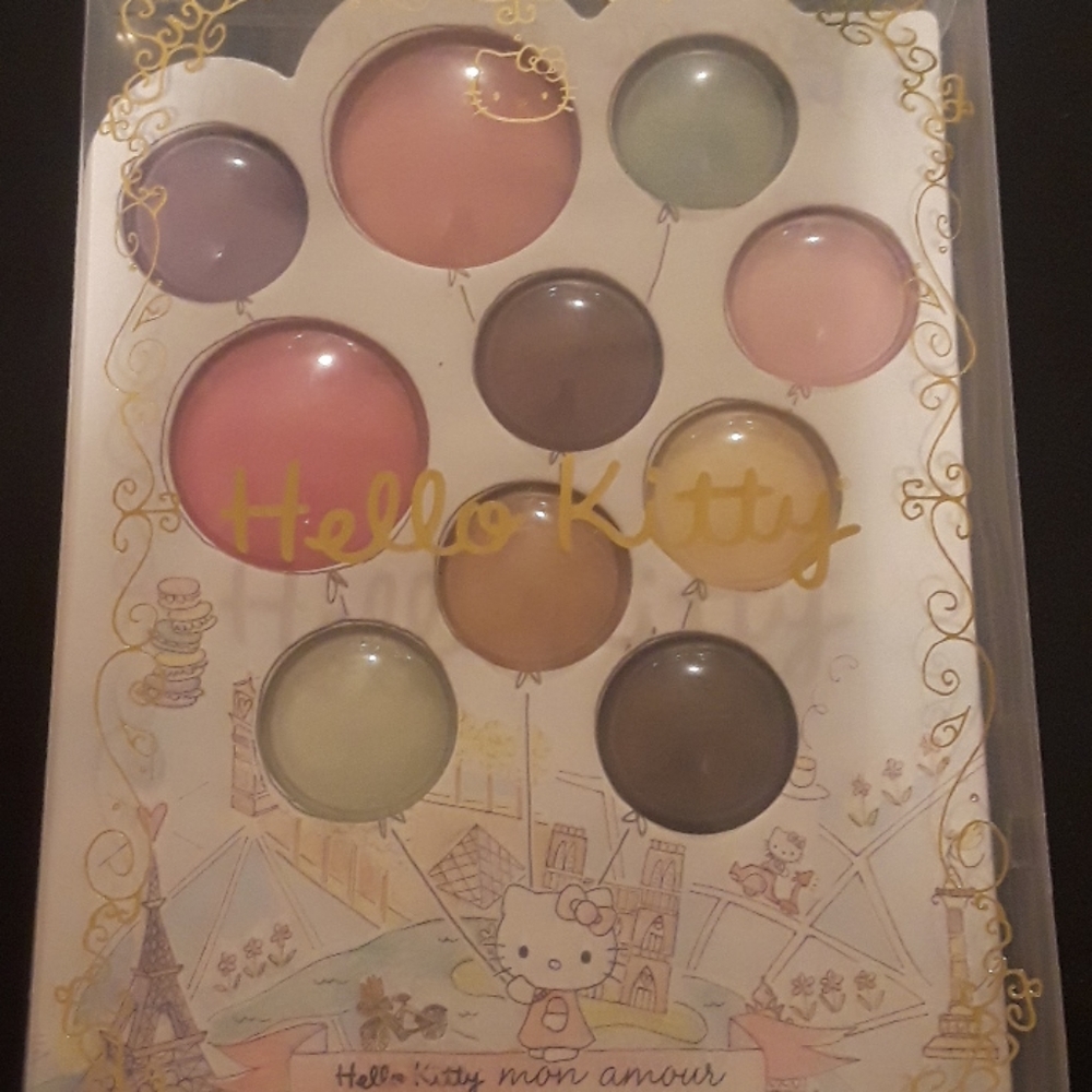 New Hello Kitty mon amour eyeshadow/blush